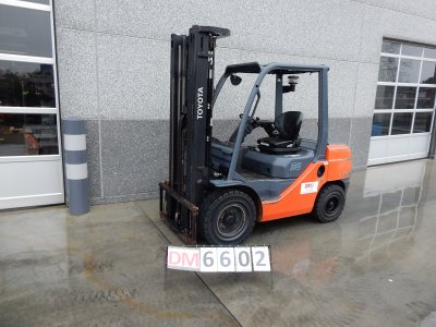 TOYOTA Tonero 02-8FDF30 – DM6602