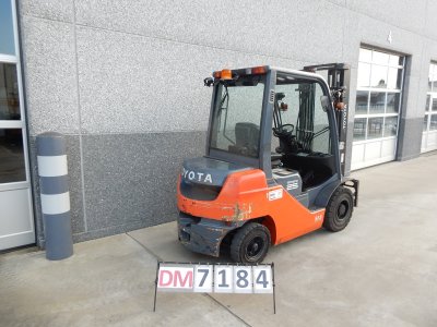 TOYOTA Tonero 02-8FDF25 – DM7184