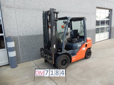 TOYOTA Tonero 02-8FDF25 – DM7184