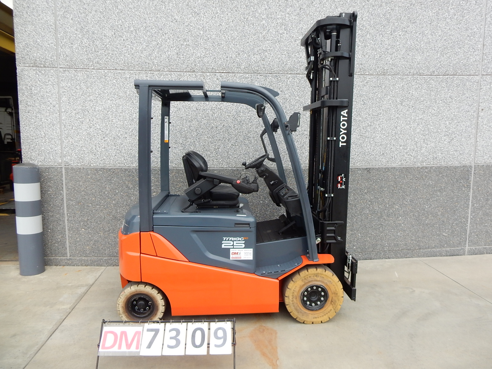 TOYOTA TRAIGO80 8FBMKT25 – DM7309